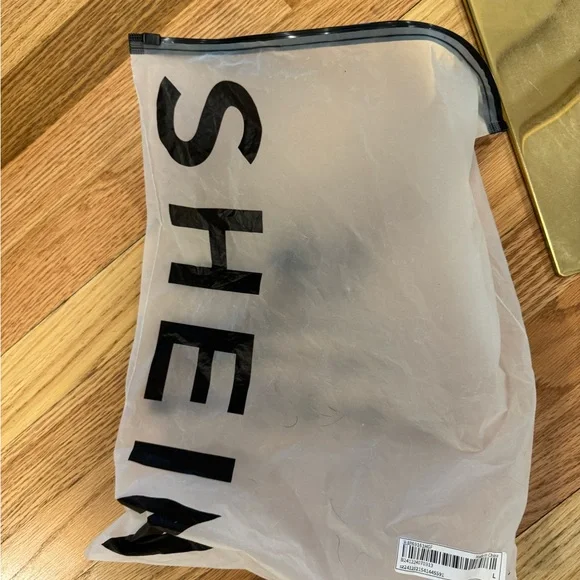 SHEIN White Asymmetrical Sleeveless Crop Top - Picture 5 of 7